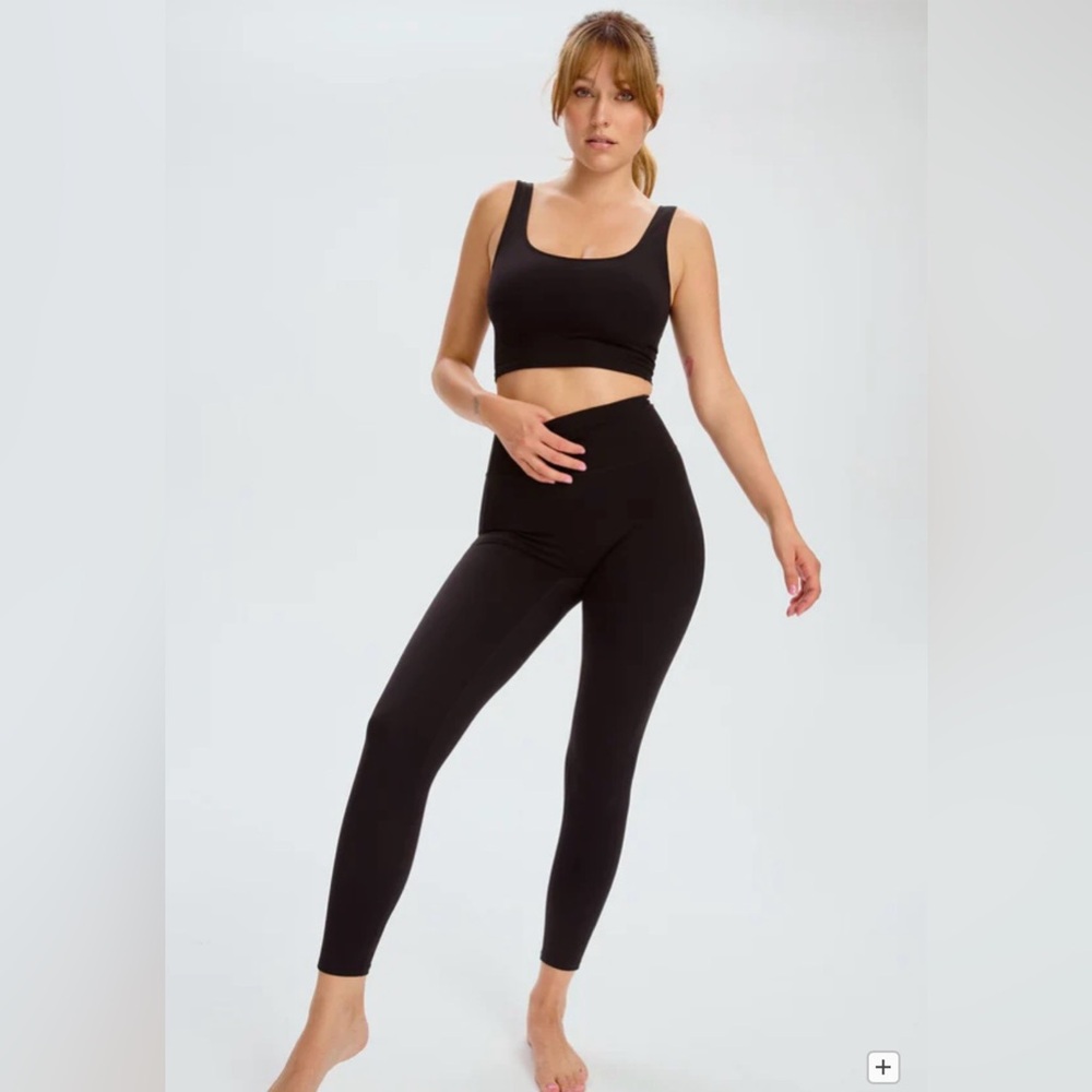 Black High-Waist Stretch Leggings